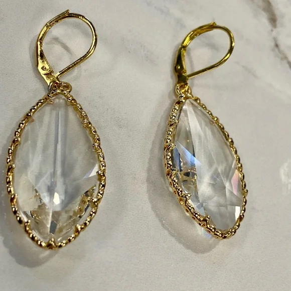 Pretty transparent leaf earrings - Picture 4 of 6